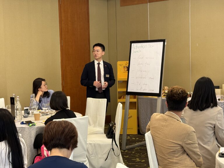 State Trade managing director Jerry Guo meeting with international partners